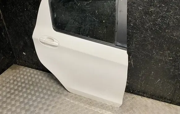 Toyota Yaris Rear door
