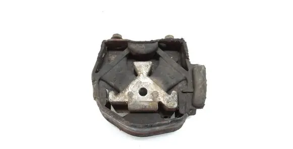 Mercedes-Benz Vito Viano W638 Engine mount bracket 6382411413