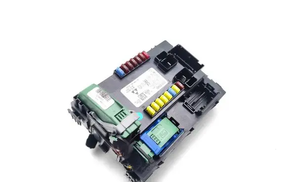 Jeep Renegade Central body control module 00521934400