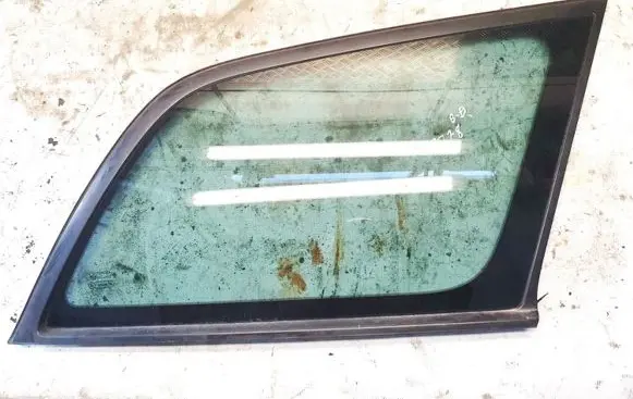 Toyota Avensis T220 Rear side window