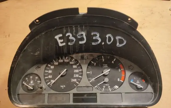 BMW 5 E39 Speedometer (instrument cluster) 87001313 87001374