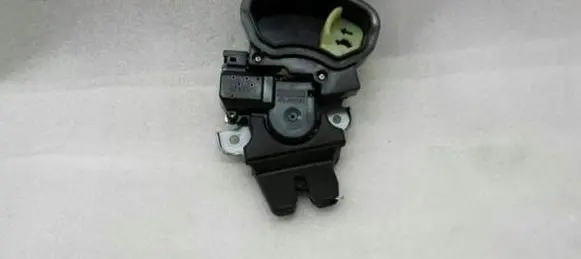 Mitsubishi Lancer X Tailgate/trunk/boot lock/catch/latch 5927A013