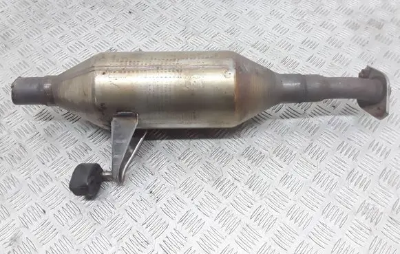 Lexus CT 200H Muffler/silencer 33717