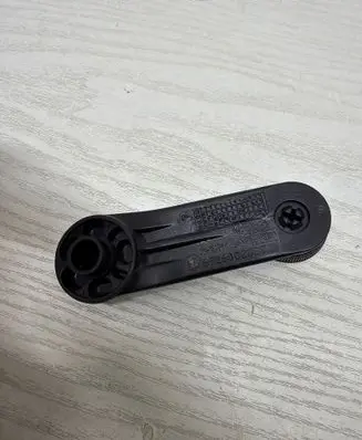 Toyota Avensis T270 Rear door window winding handle 6926002020