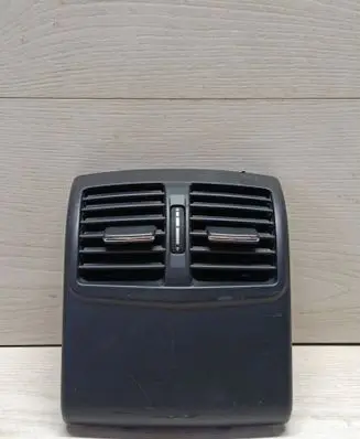 Mercedes-Benz E W212 Rear air vent grill A2128300954