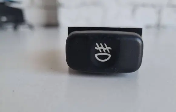 Fog light switch