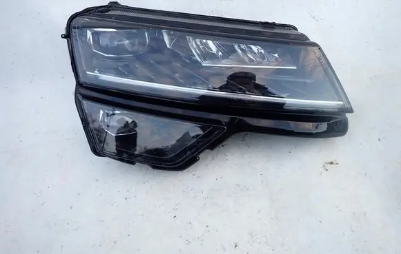 Skoda Karoq Headlight/headlamp