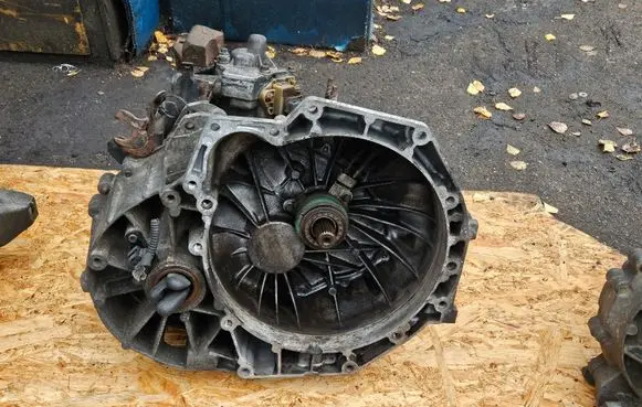 Ford Mondeo MK II Manual 5 speed gearbox XS7R7002BA