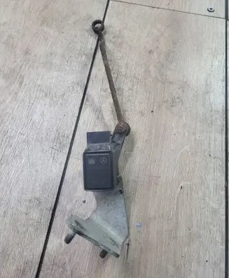 Mercedes-Benz C W204 Air suspension front height level sensor A0105427717