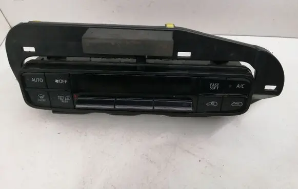 Toyota Auris E180 Climate control unit 5546802030 75H695