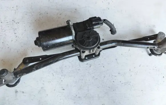 KIA Ceed Front wiper linkage and motor