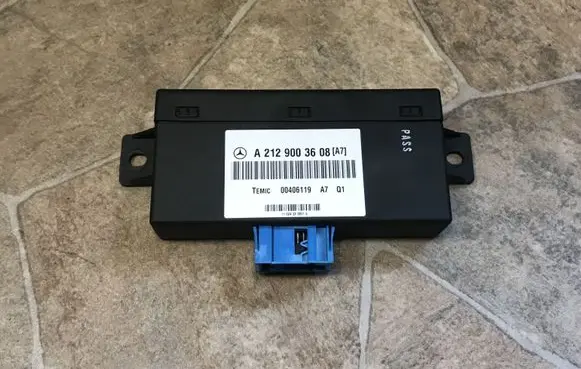 Mercedes-Benz E W212 Air suspension control unit module (rear) A2129003608