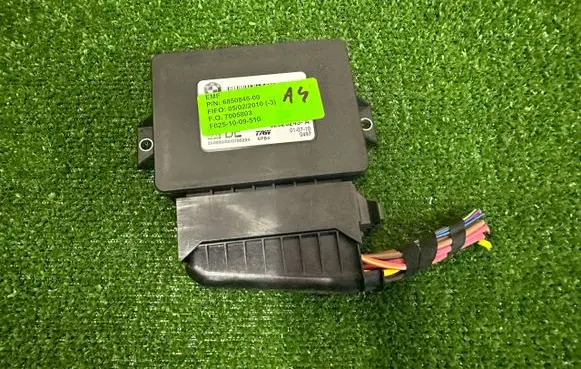 BMW X3 F25 Hand brake control module 6850846