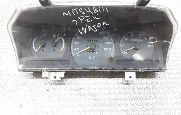 Mitsubishi Space Wagon Speedometer (instrument cluster)