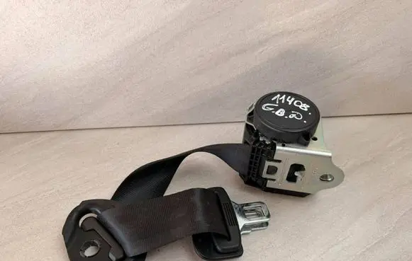 Volkswagen Touran III Third row seat belt 5TA857811 628037100A 5TA857811RAA