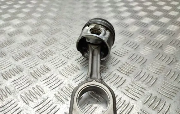 Citroen Jumpy Piston with connecting rod