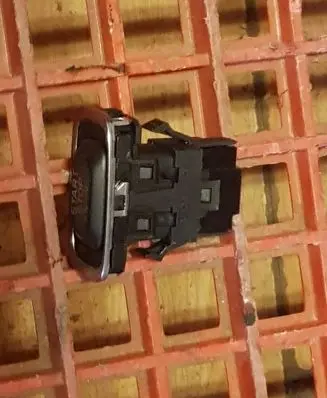 Volvo V40 Cross country Engine start stop button switch 31394114 10090125 8NK9560151670711