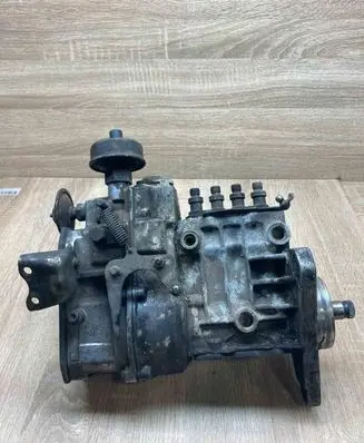 Mercedes-Benz Vito Viano W638 Fuel injection high pressure pump 6010706001 1425621310