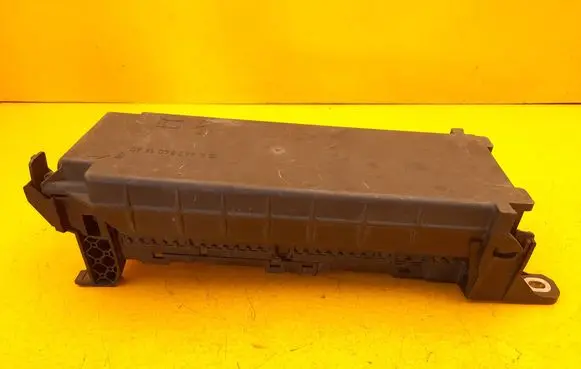 Mercedes-Benz V Class W447 Fuse module A4475460046 A4475460064 A4479060117