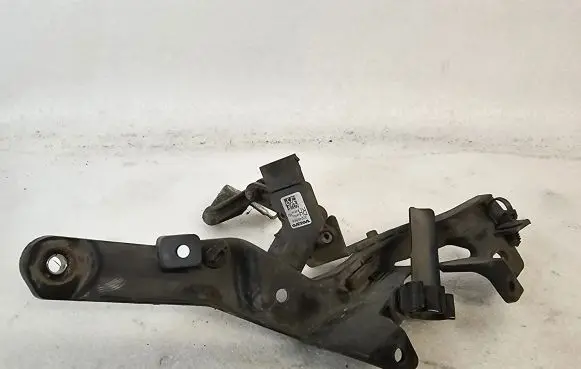 Volvo XC90 Rear air suspension level height sensor 32246988