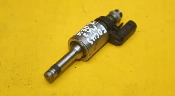 Ford Focus Fuel injector DM5G-9F593-AA