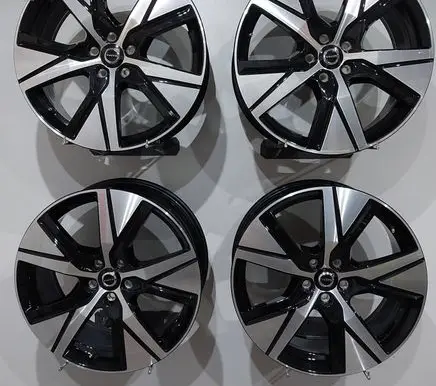 Volvo XC40 R19 alloy rim 32243375