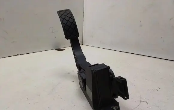 Skoda Fabia Mk1 (6Y) Accelerator throttle pedal 6Q1721503D 0281002378 487405592YB3