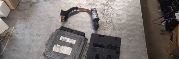 Renault Scenic I Engine ECU kit and lock set 8200214973 S118301113 8200080285