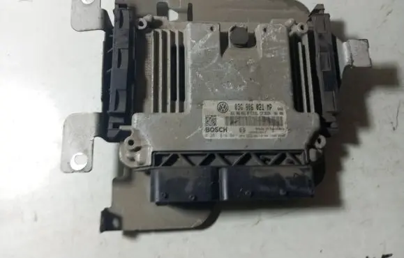 Volkswagen Touran I Engine control unit/module 03G906021MP 03G906021AN 0281014041