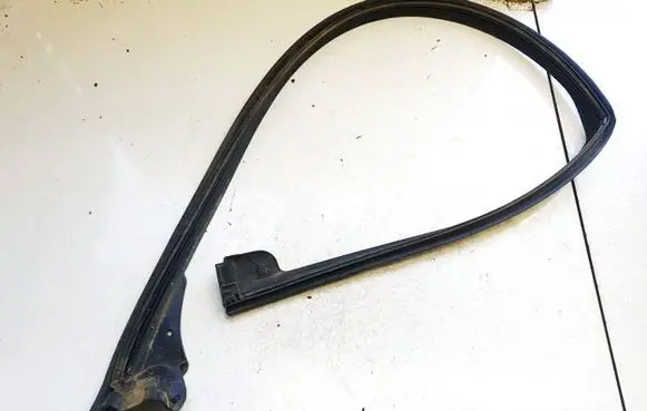 Land Rover Range Rover Evoque L551 Rubber seal front coupe door k8d220519a k8d2-20519-a