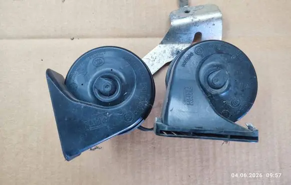 Ford Kuga II Horn signal DV4T13A803AC
