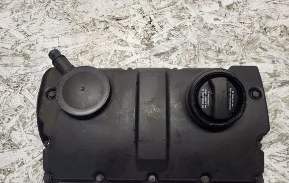 Volkswagen PASSAT B5.5 Rocker cam cover 038103469P