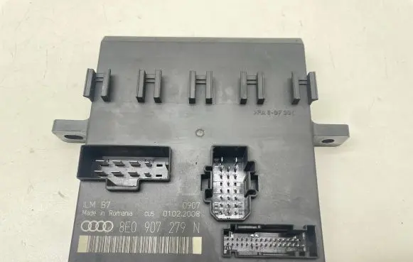 Audi A4 S4 B7 8E 8H Comfort/convenience module 8E0907279N 01022008