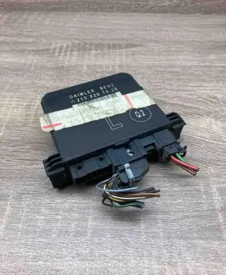 Mercedes-Benz E W210 Door control unit/module 2108207526