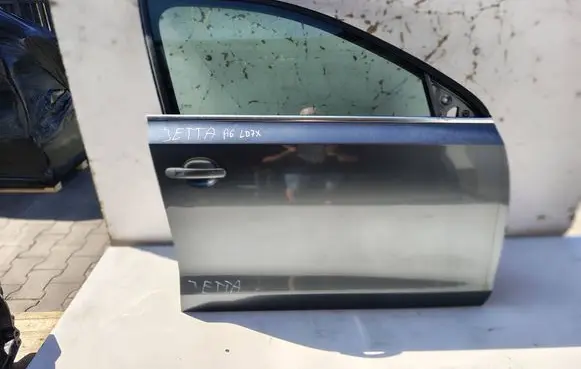 Volkswagen Jetta VI Front door