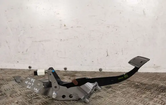 Subaru Forester SK Brake pedal 90220BS