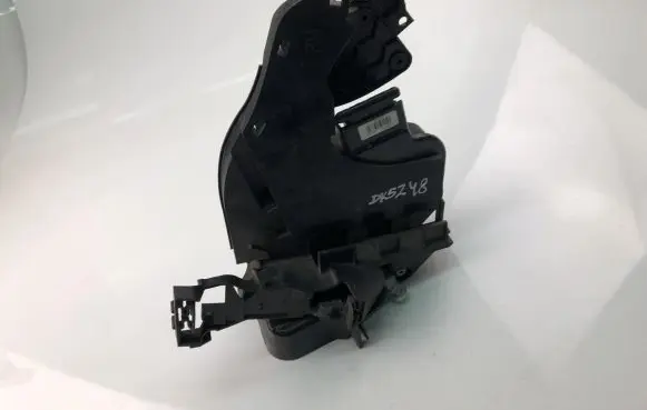 Volvo V50 Coupe door lock (next to the handle) 30699112