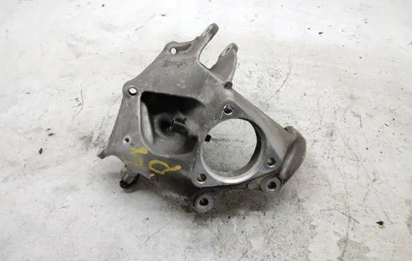 Volvo XC40 Rear wheel hub spindle/knuckle 32246251
