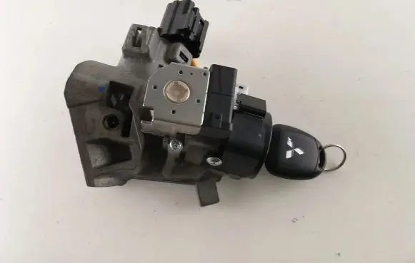 Mitsubishi Space Star Ignition lock KL2235