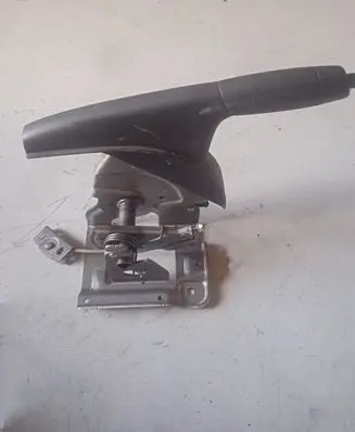 Nissan Juke I F15 Handbrake/parking brake lever assembly
