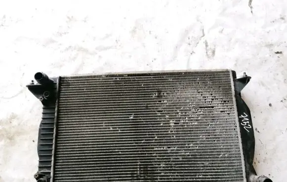 Audi A4 S4 B6 8E 8H Coolant radiator