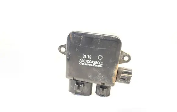 Infiniti Q70 Y51 Fan control module A18700A28001