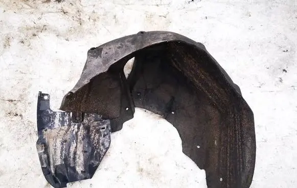 Rear arch fender liner splash guards