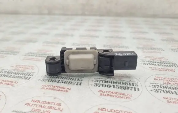 Volkswagen Touareg I Airbag deployment crash/impact sensor 7L0909606D