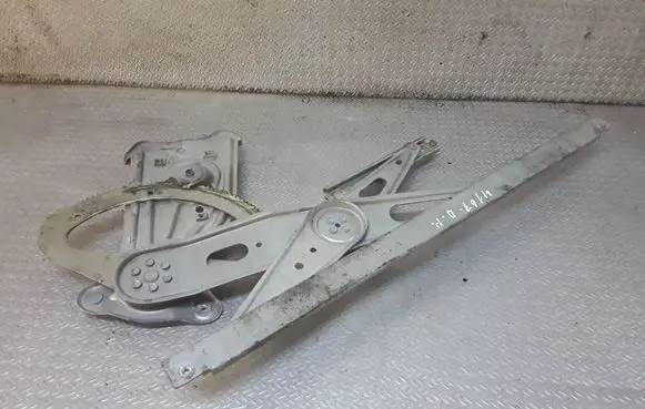 Renault Megane III Front window lifting mechanism without motor 966029102