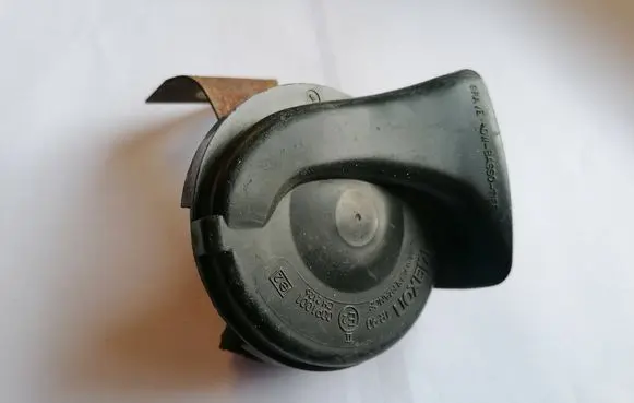 Audi A4 S4 B5 8D Horn signal C091001