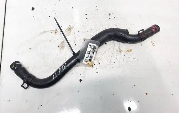 Engine coolant pipe/hose