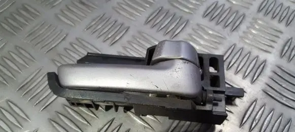 Suzuki Swift I Front door interior handle
