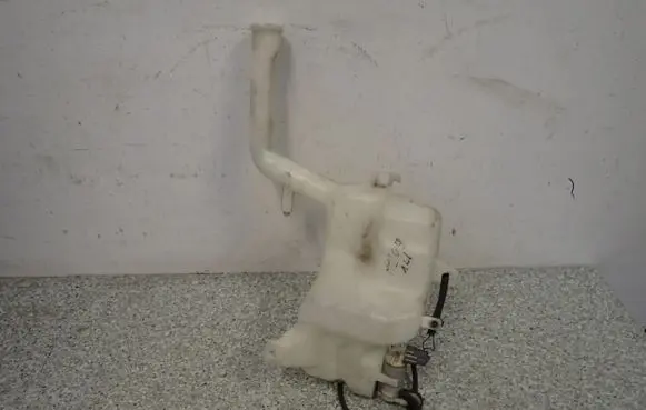 Mazda 2 Windshield washer fluid reservoir/tank