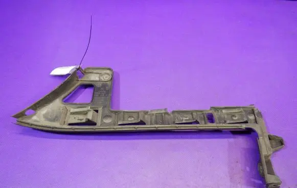 Volkswagen PASSAT B6 Front bumper mounting bracket 3C9807394
